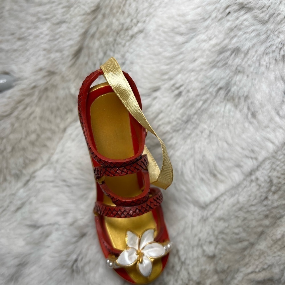 Disney mushu Mulan runway shoe ornament - Picture 2 of 8